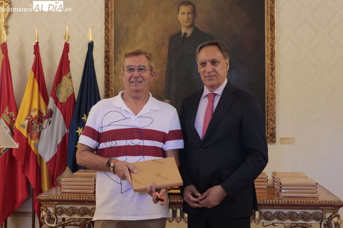 El día que no olvidarán los 41 funcionarios municipales jubilados en el último año. Foto de Emily Rivas