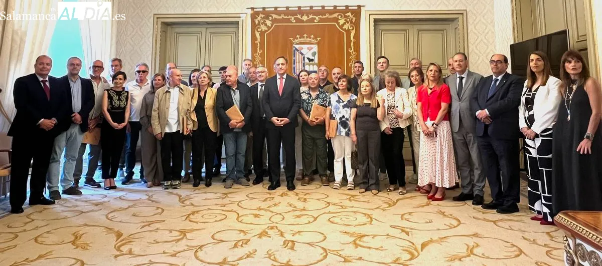 Homenaje a los 41 funcionarios jubilados en Salamanca