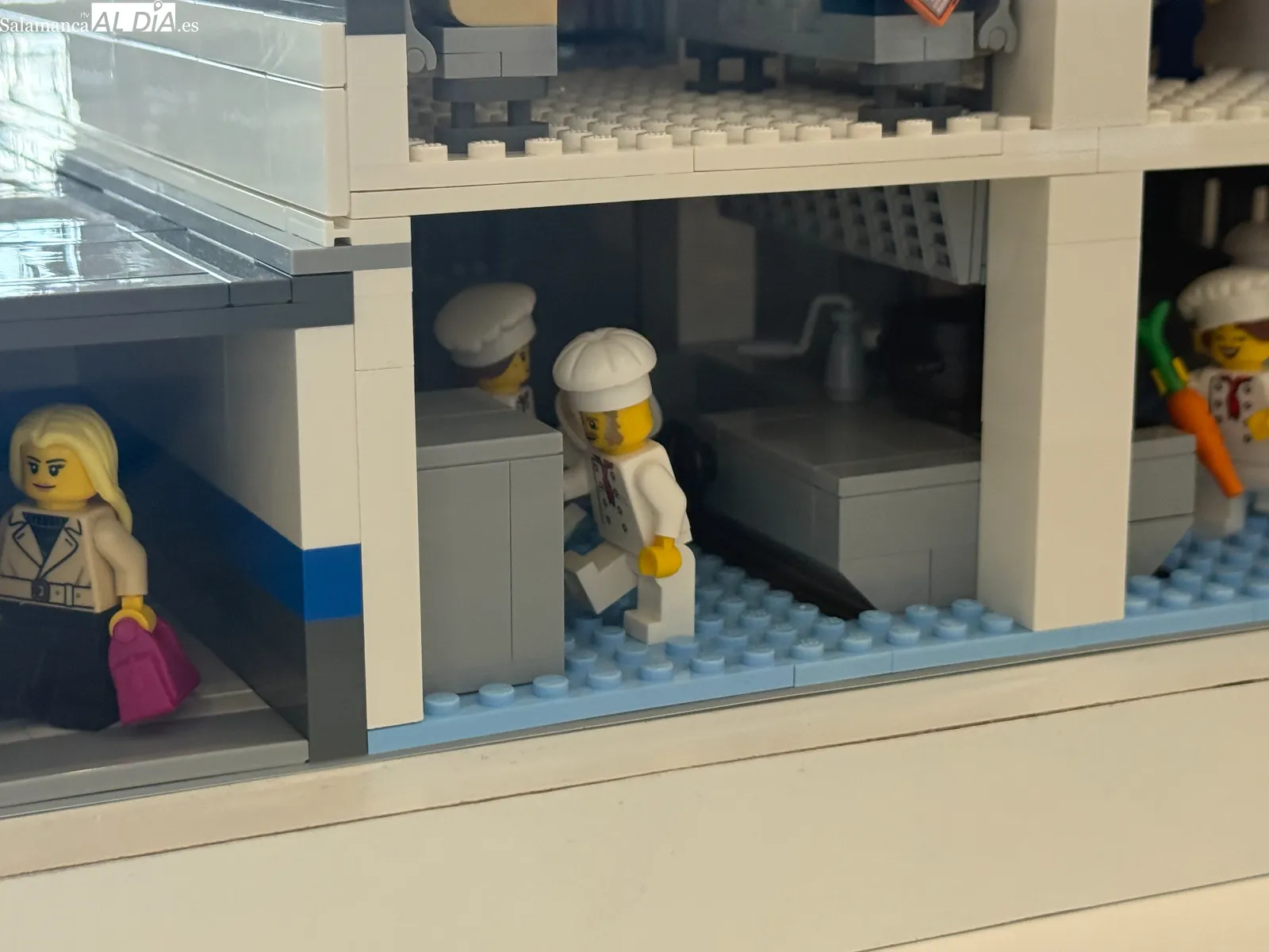 Una maqueta de Lego recrea el Hospital de Salamanca | FOTOS: Vanesa Martins  