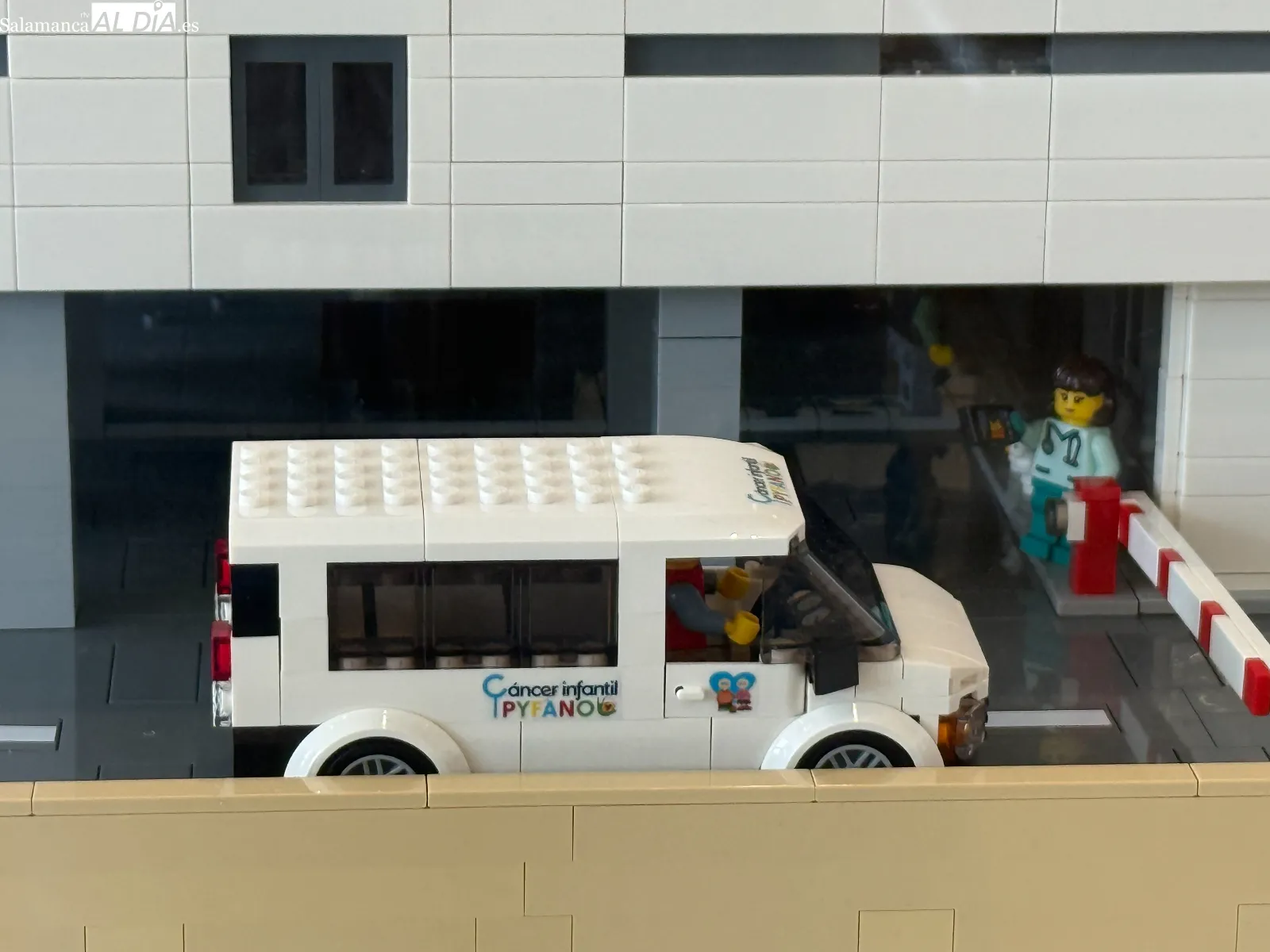 Una maqueta de Lego recrea el Hospital de Salamanca | FOTOS: Vanesa Martins  