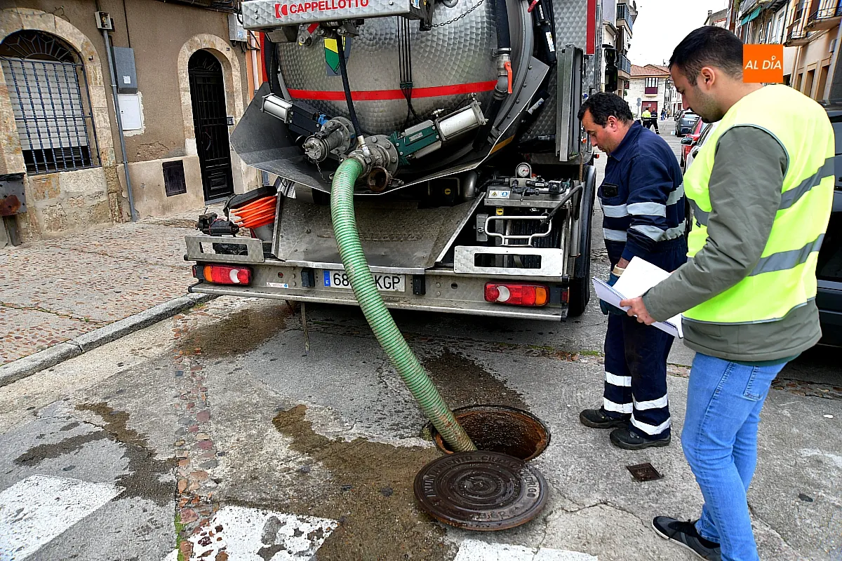 Ayuntamiento acomete  limpieza integral  red  alcantarillado ciudad rodrigo