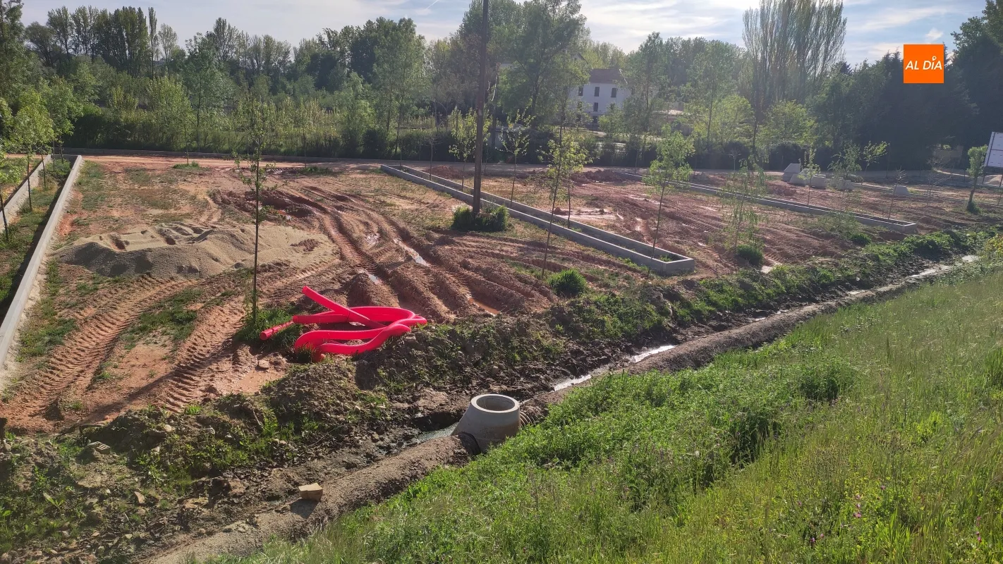 Se retoman las obras de la alameda de La Moretona tras el visto bueno de la CHD