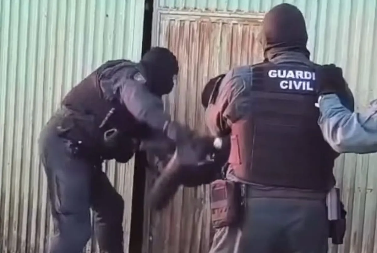 VÍDEO | Espectacular despliegue de la Guardia Civil para capturar a la banda que atracó una joyería en Santa Marta