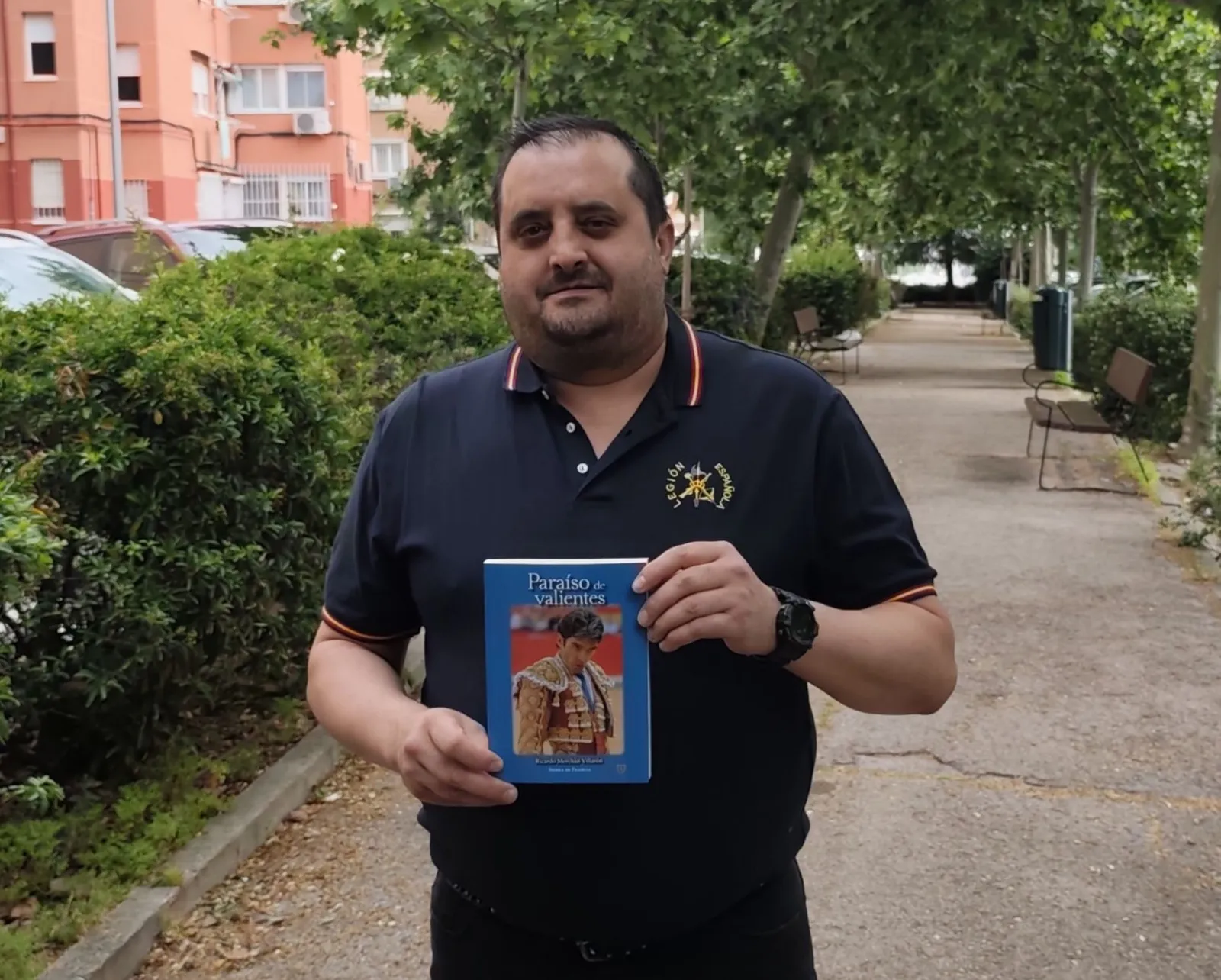 Ricardo Merchán publica el libro Paraíso de valientes