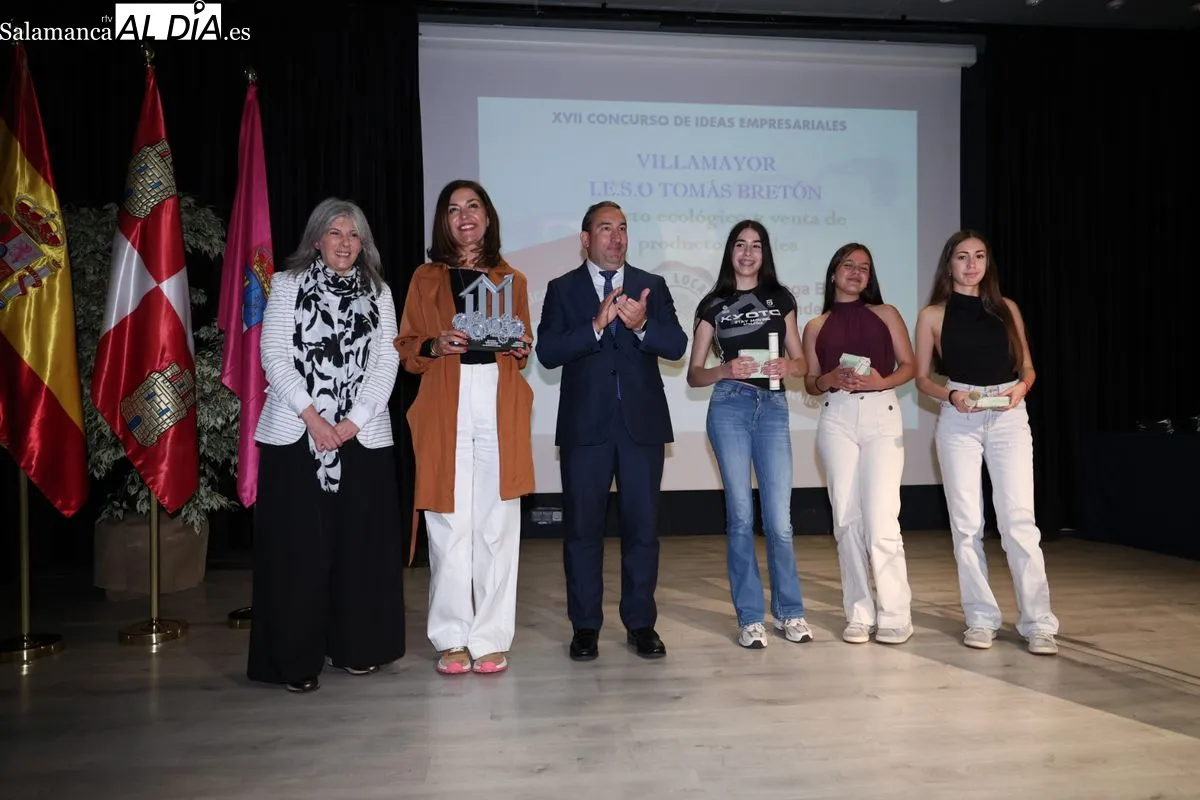Entrega de los Premios 'Motivar para Emprender' en el Centro Cultural de Santa Marta de Tormes. Foto de David Sañudo