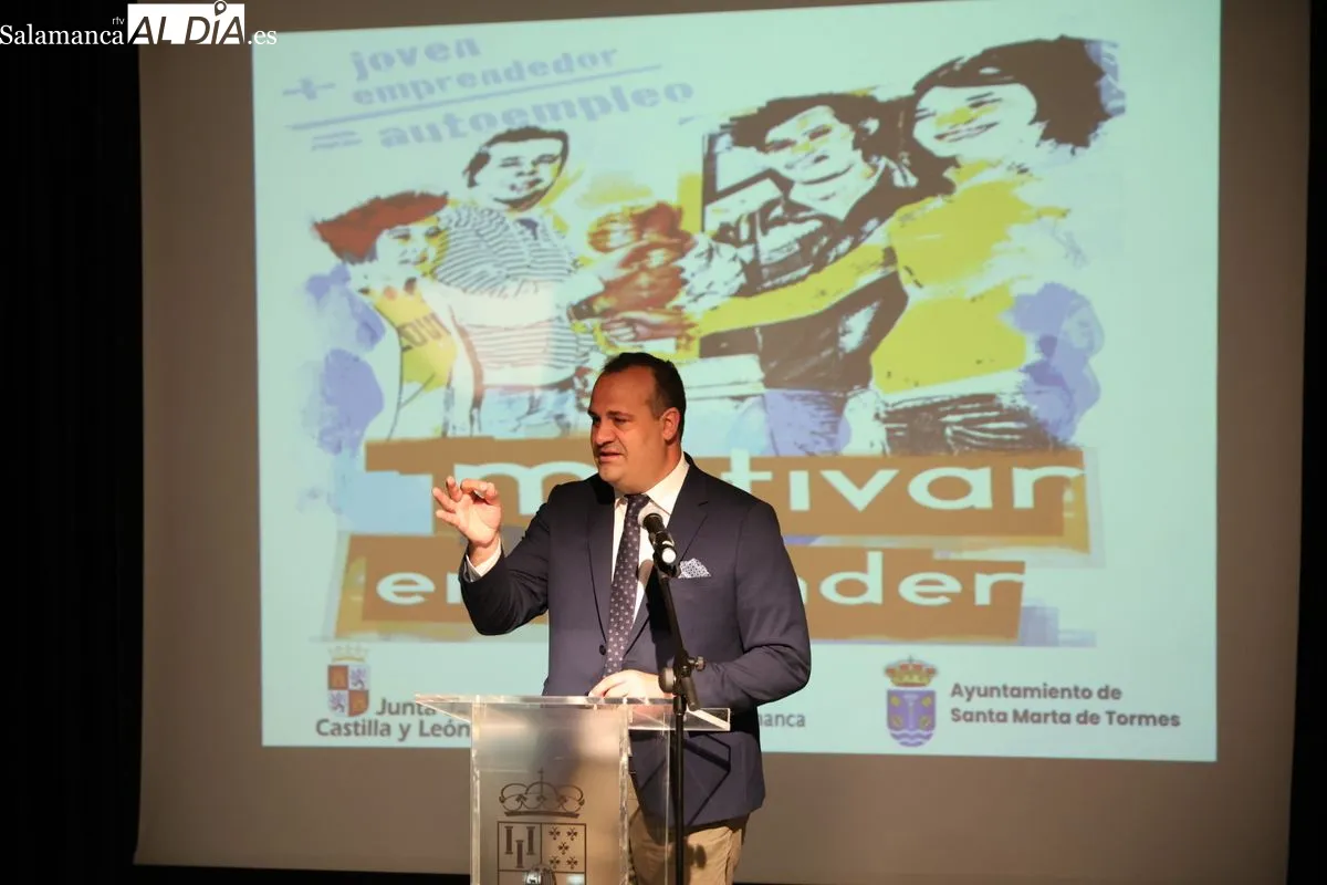 Entrega de los Premios 'Motivar para Emprender' en el Centro Cultural de Santa Marta de Tormes. Foto de David Sañudo