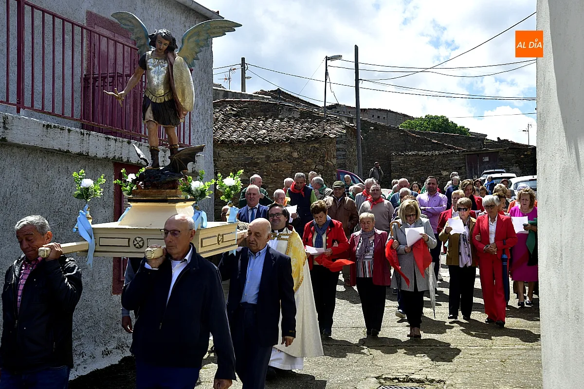 Actos religiosos en San Miguel Arcángel en La Atalaya