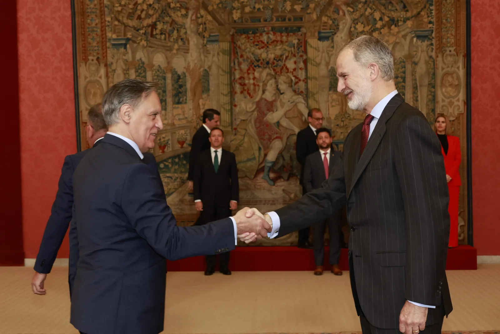Felipe VI recibe a García Carbayo y alcaldes Patrimonio