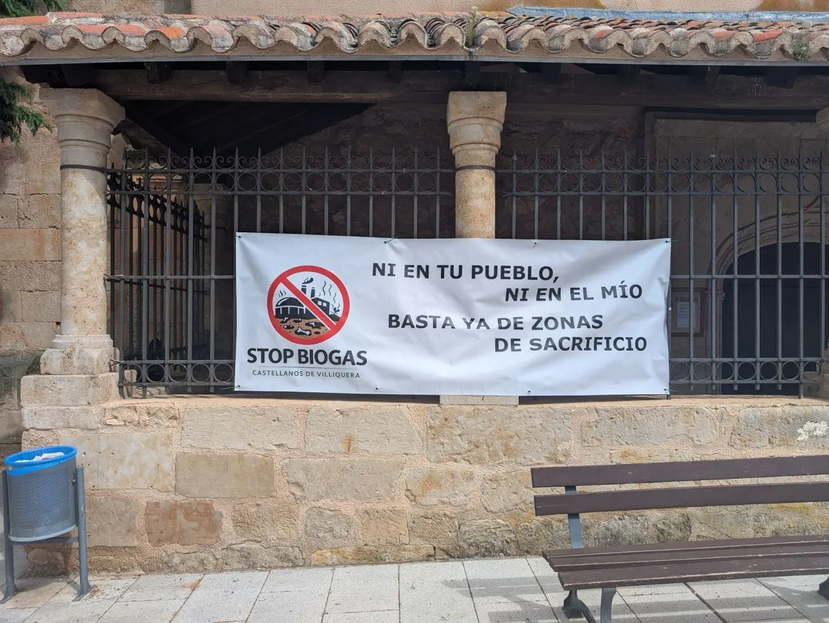 Vecinos de Castellanos de Villiquera recogen firmas para frenar la planta de biogás