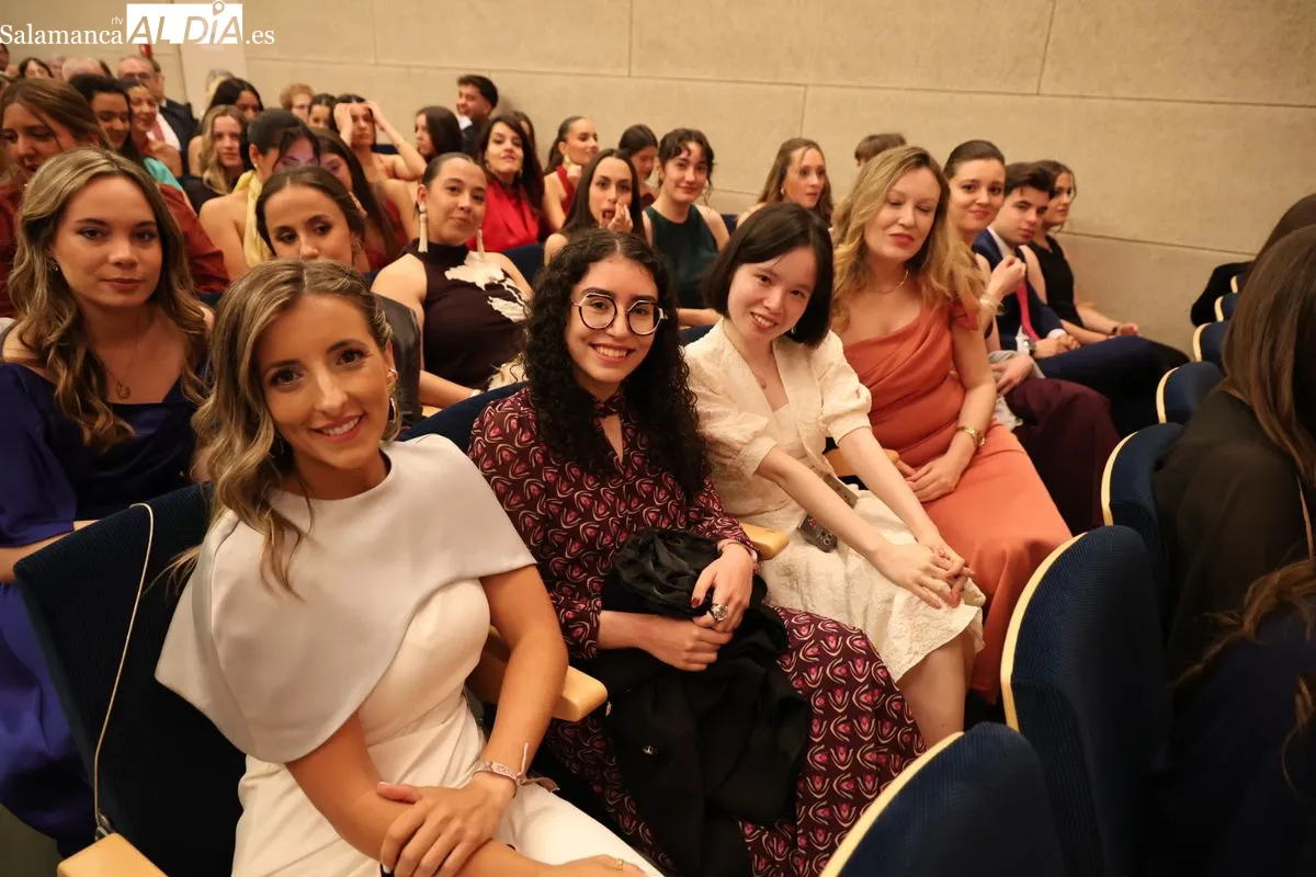 FOTOS | Gran emoción: los nuevos enfermeros de la UPSA celebran su graduación