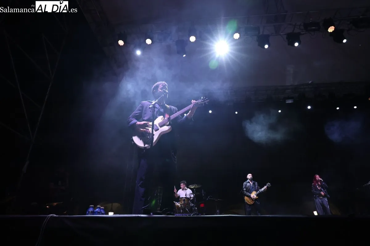 Walls conquista y pone a cantar a la Plaza Mayor de Salamanca | FOTOS: David Sañudo