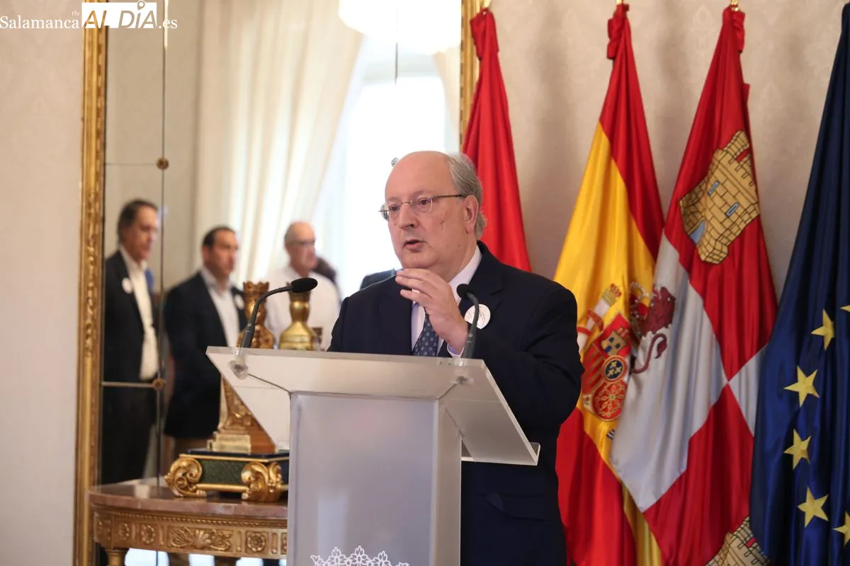 Atención a los medios de miembros de la Plataforma por la Defensa del Tren | FOTOS: David Sañudo 