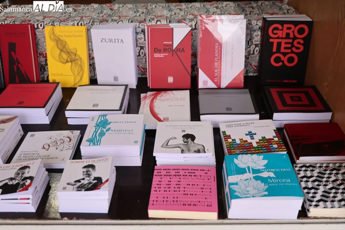 Salamanca abre la Feria del Libro en la Plaza Mayor  | FOTOS: David Sañudo