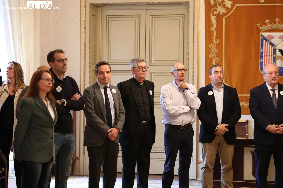 Atención a los medios de miembros de la Plataforma por la Defensa del Tren | FOTOS: David Sañudo 