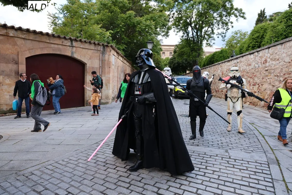 La magia de Star Wars inunda Salamanca por una causa solidaria | FOTOS: David Sañudo 