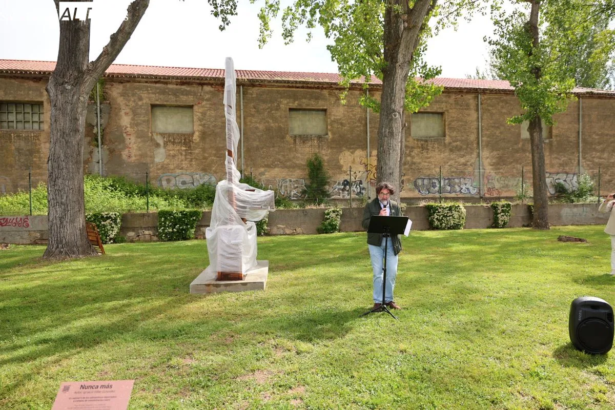Salamanca rinde homenaje a las víctimas del Holocausto | FOTOS: David Sañudo