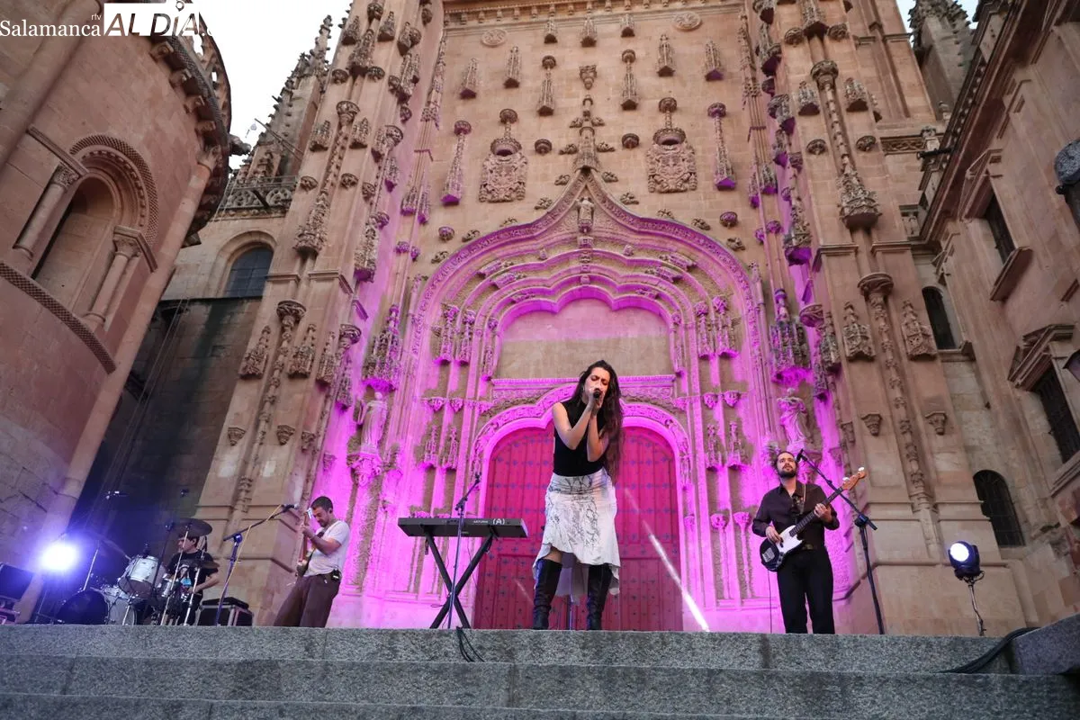 Gara Durán conquista al público del Patio Chico en el FÀCYL | FOTOS: David Sañudo