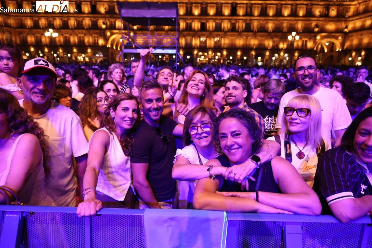 Concierto de Shinova en la Plaza Mayor de Salamanca | FOTOTS: David Sañudo
