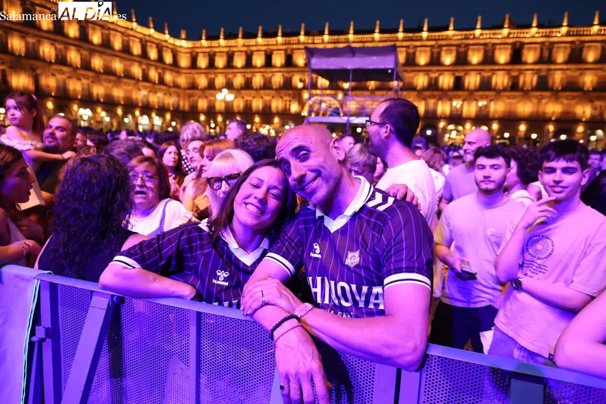 Concierto de Shinova en la Plaza Mayor de Salamanca | FOTOTS: David Sañudo