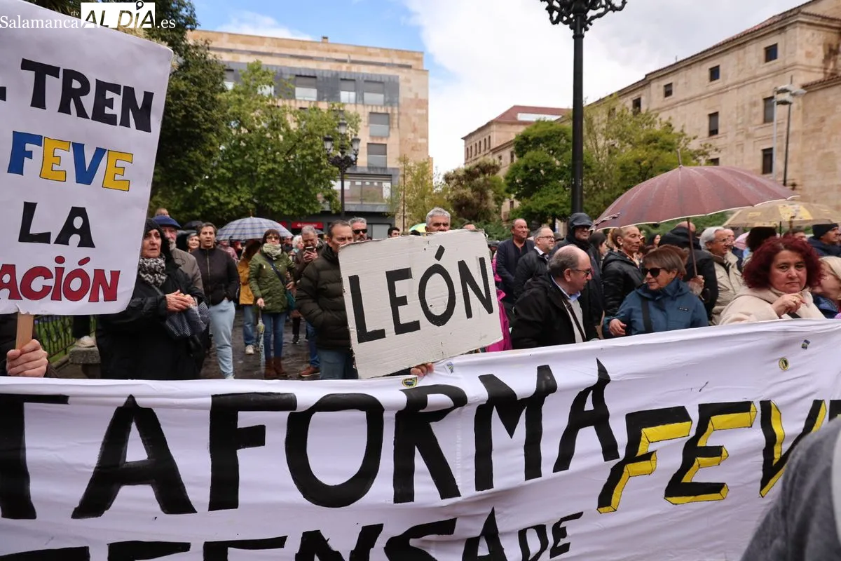 Protesta por las conexiones ferroviarias en Salamanca | FOTOS: David Sañudo 