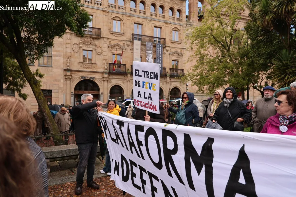Protesta por las conexiones ferroviarias en Salamanca | FOTOS: David Sañudo 