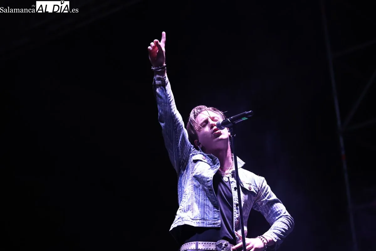 Walls conquista y pone a cantar a la Plaza Mayor de Salamanca | FOTOS: David Sañudo