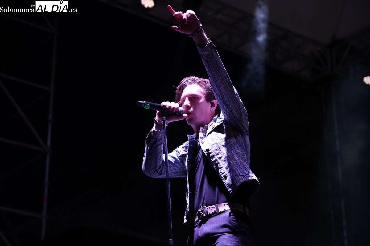 VÍDEO Y FOTOS | Walls conquista y pone a cantar a la Plaza Mayor de Salamanca