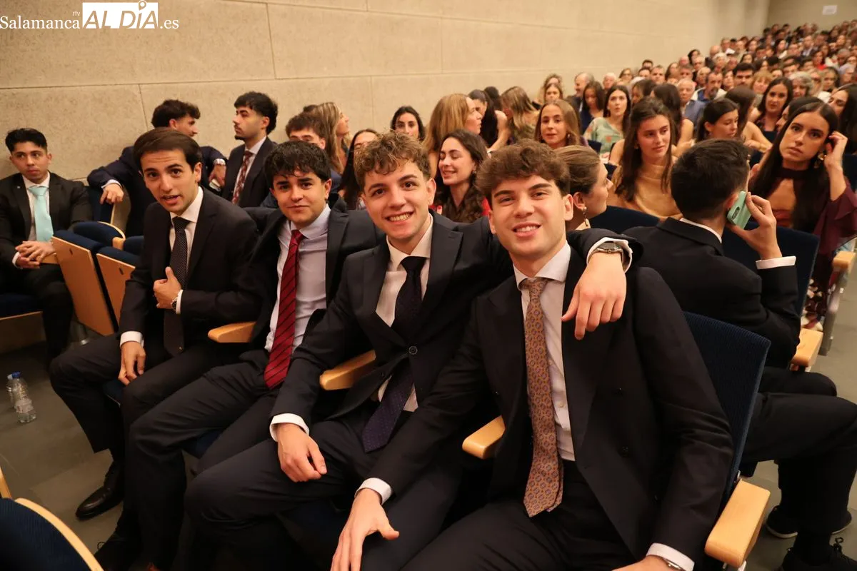 Gradución Enfermería UPSA | FOTOS: David Sañudo