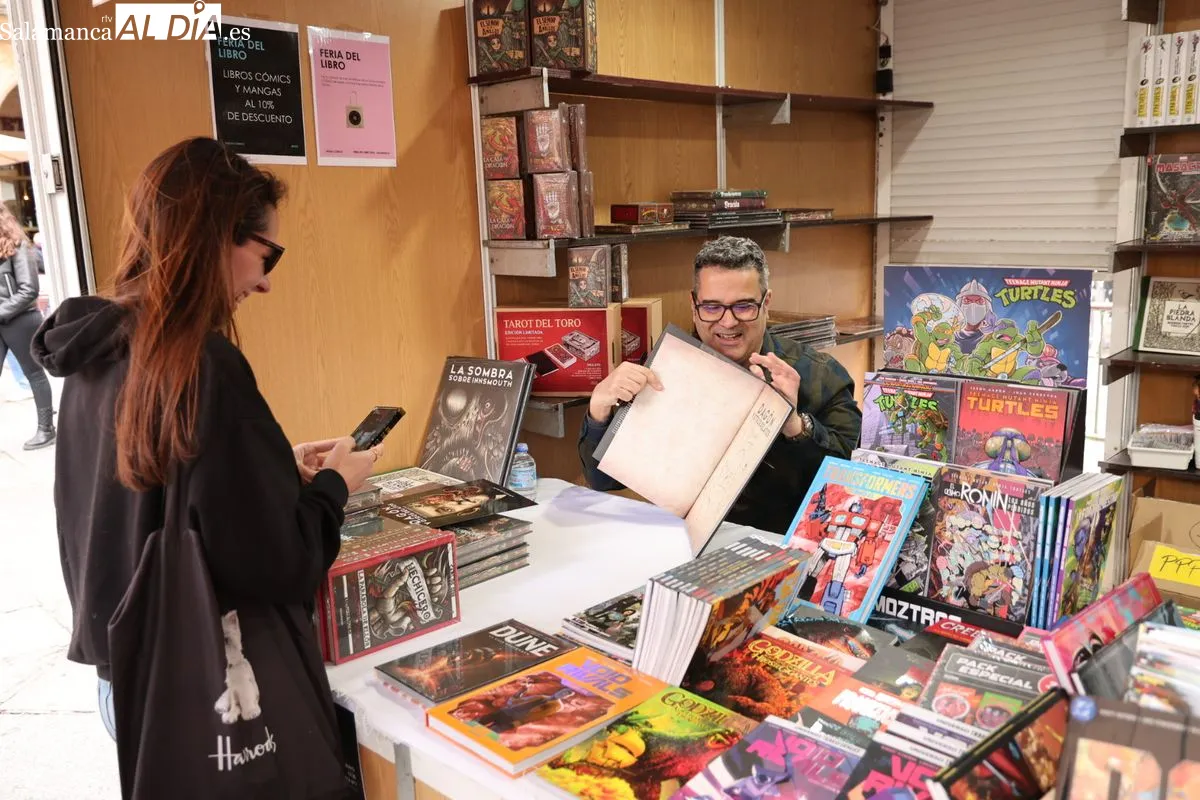 FOTOS | Salamanca abre la Feria del Libro en la Plaza Mayor 