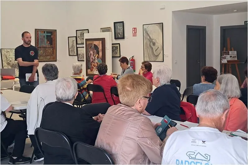 Mayores de Alba de Tormes se forman en reciclaje local