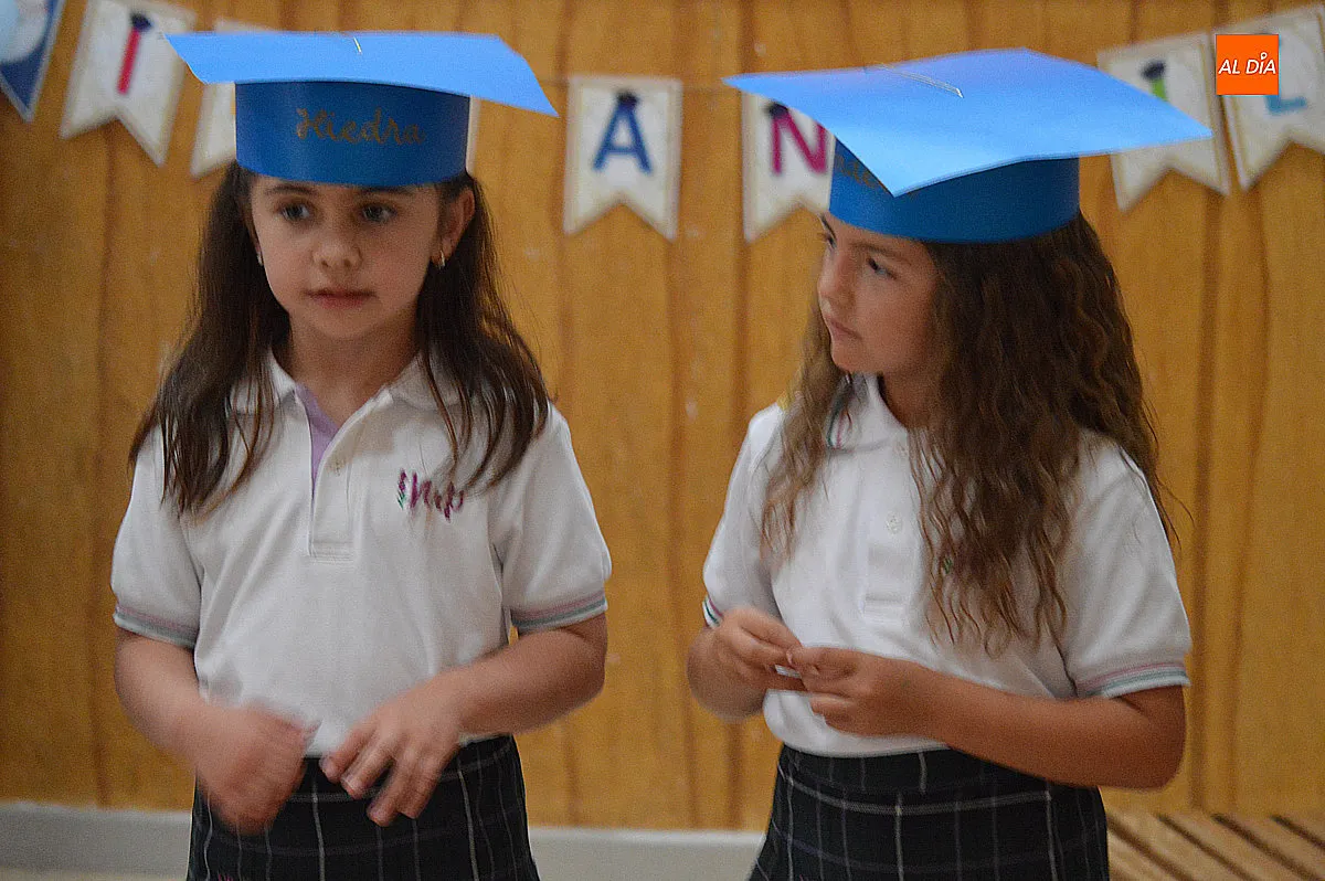 Foto 11 - Los peque&ntilde;os de 3&ordm; de Infantil del Colegio Misioneras de la Providencia- Santa Teresa se despiden de su etapa en Infantil