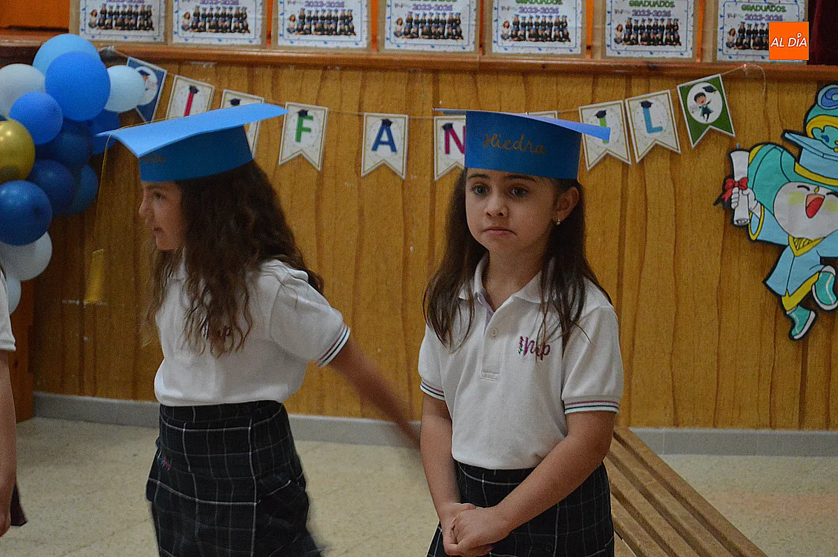 Foto 10 - Los peque&ntilde;os de 3&ordm; de Infantil del Colegio Misioneras de la Providencia- Santa Teresa se despiden de su etapa en Infantil