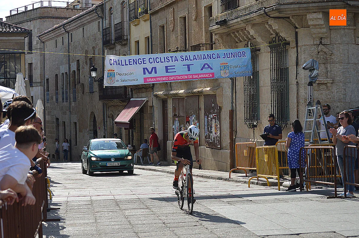 Foto 14 - La primera etapa de la I Vuelta Ciclista Salamanca Junior concluye con Carlos Tienda como l&iacute;der de la clasificaci&oacute;n