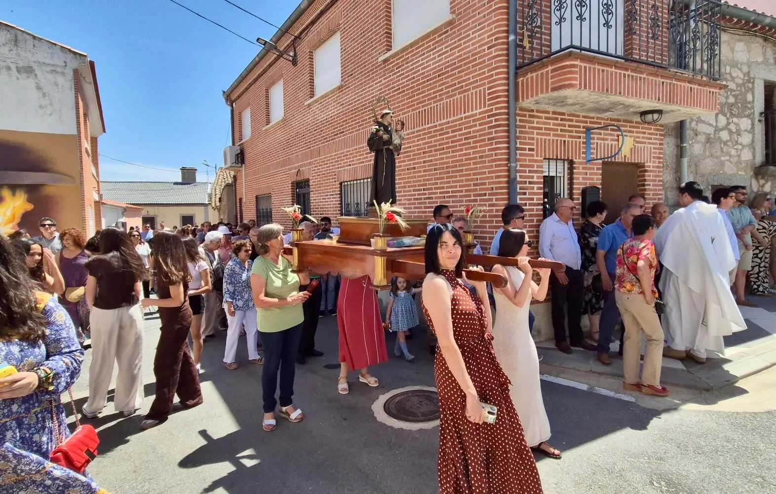 Foto 10 - Malpartida y Nava de Sotrobal honran a San Antonio con multitudinarias celebraciones