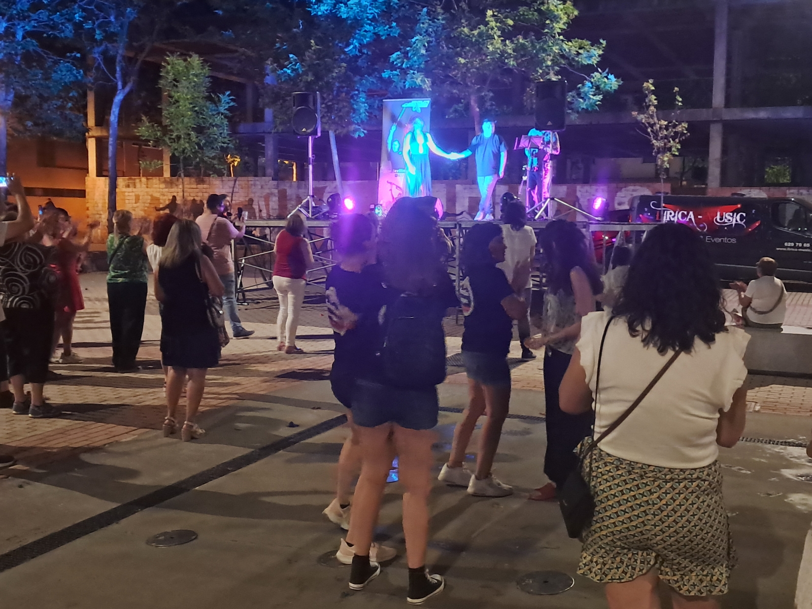 Teso-Zurguén celebra sus fiestas con orquestas, paella popular y la hoguera de San Juan