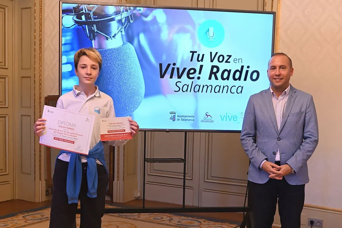 Escolares salmantinos reciben premios de los certámenes de dibujo geolocalizado, la Escuela de Salamanca y radio