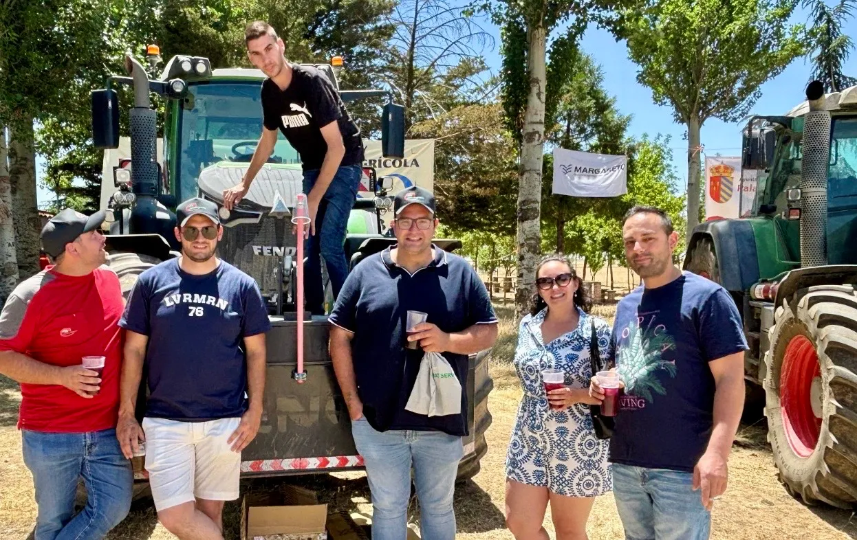 Foto 4 - Palaciosrubios estrena Tractorautos Beleguina con un destacado &eacute;xito de participaci&oacute;n