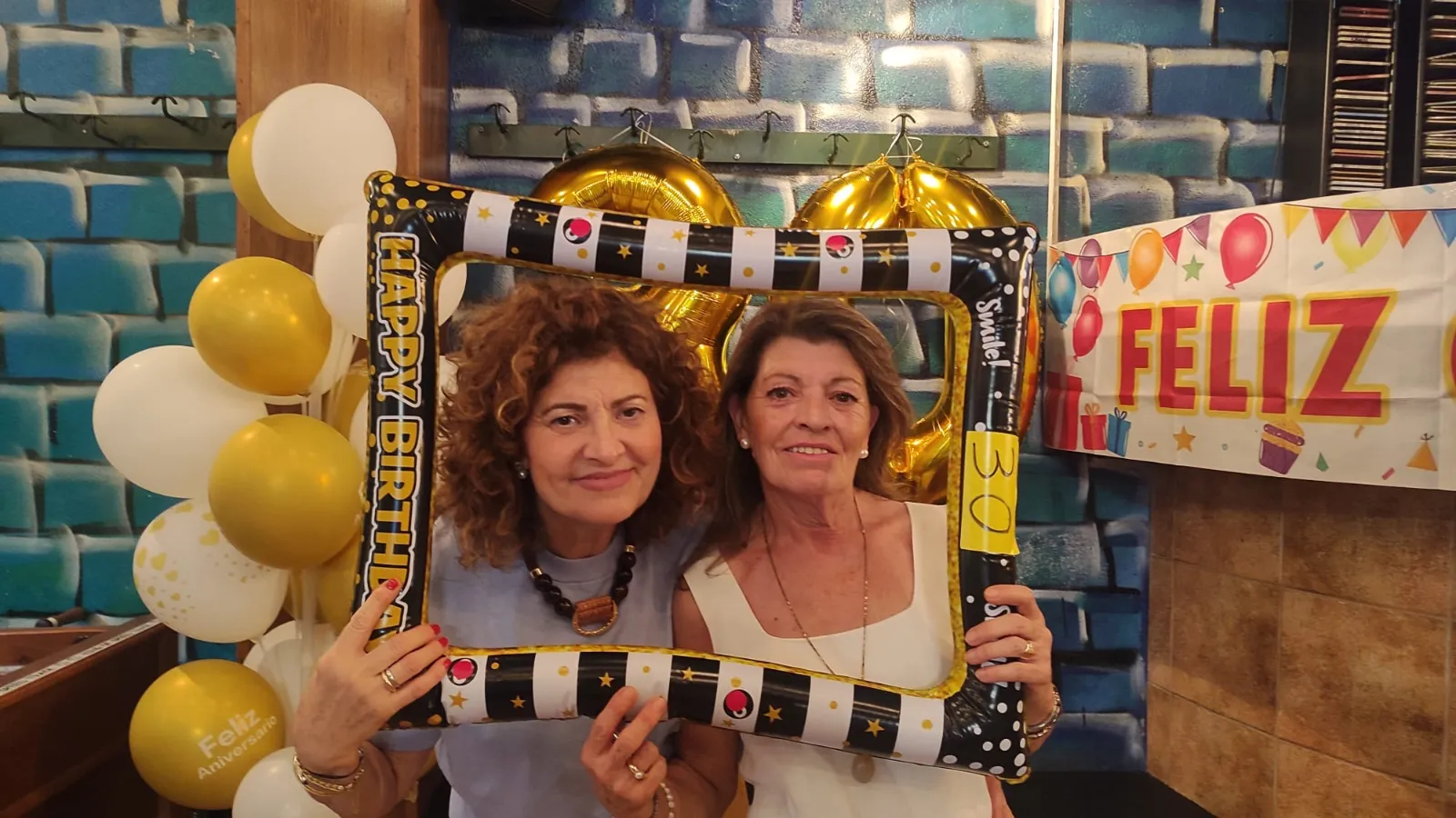 Foto 5 - La Asociaci&oacute;n de Mujeres Siglo XXI de Macotera festeja sus 30 a&ntilde;os rodeada de cari&ntilde;o, emociones y reconocimiento