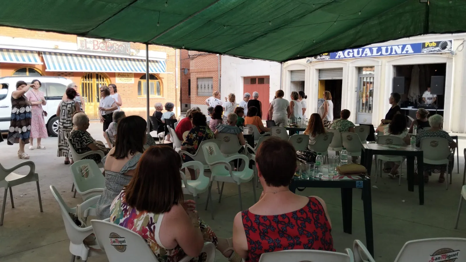 Foto 10 - La Asociaci&oacute;n de Mujeres Siglo XXI de Macotera festeja sus 30 a&ntilde;os rodeada de cari&ntilde;o, emociones y reconocimiento