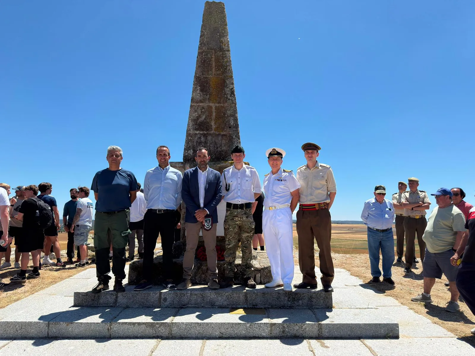 Foto 7 - Militares brit&aacute;nicos y espa&ntilde;oles se al&iacute;an de nuevo en Arapiles