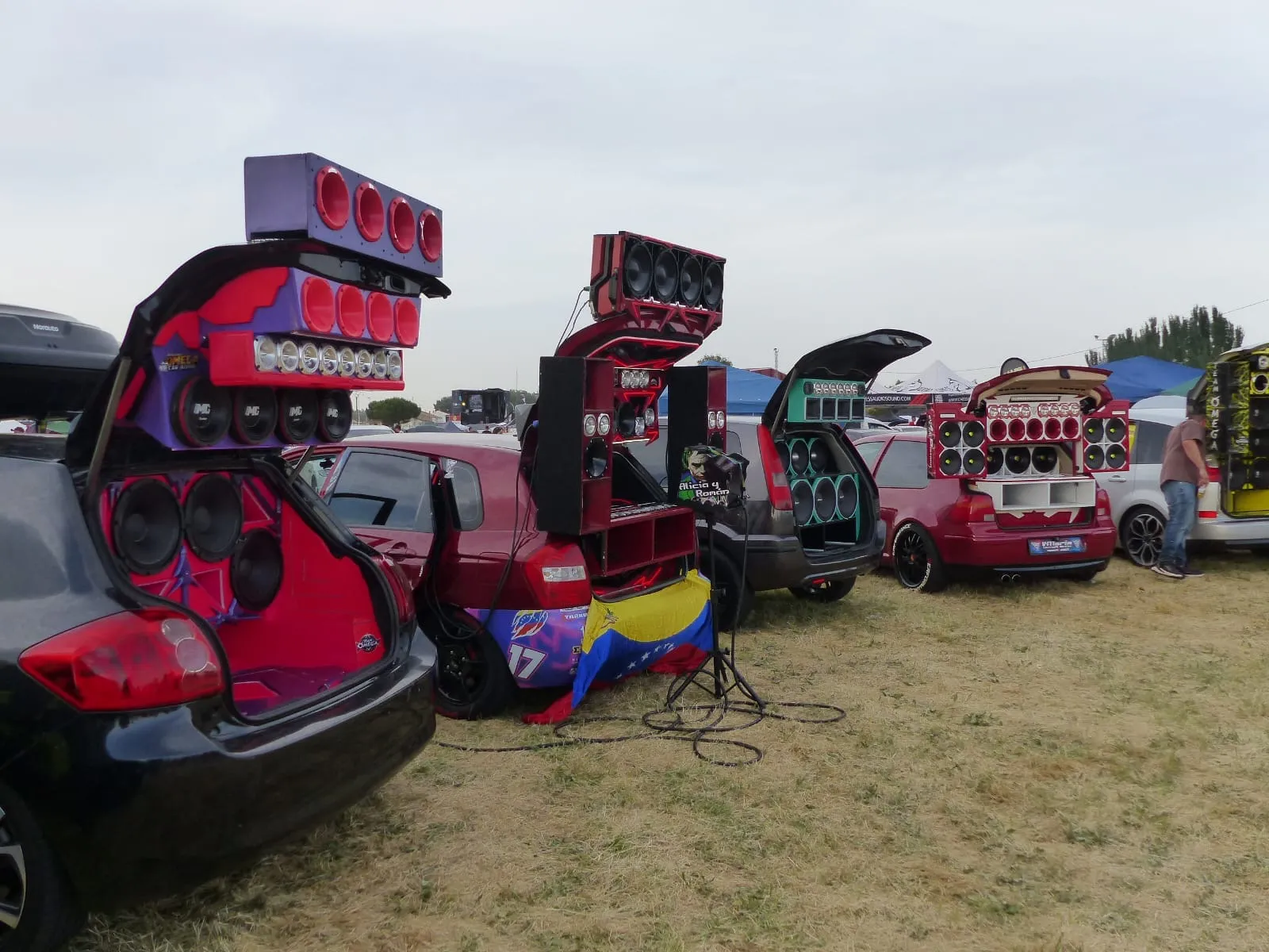 La Quedada Motor Show convierte a Villoria en la multitudinaria capital provincial del motor