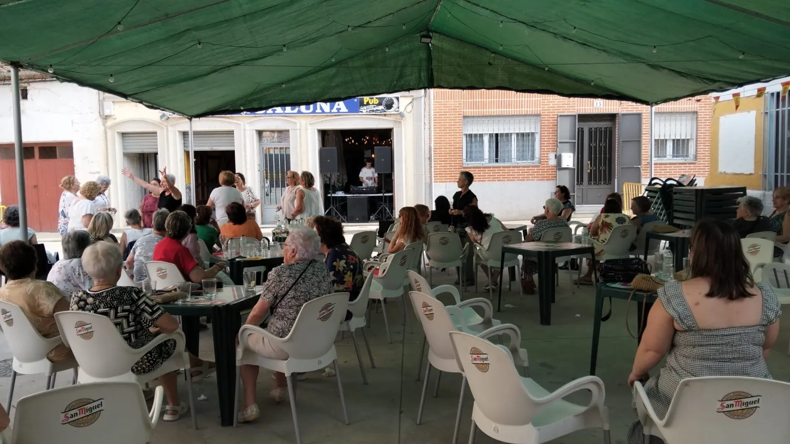Foto 11 - La Asociaci&oacute;n de Mujeres Siglo XXI de Macotera festeja sus 30 a&ntilde;os rodeada de cari&ntilde;o, emociones y reconocimiento