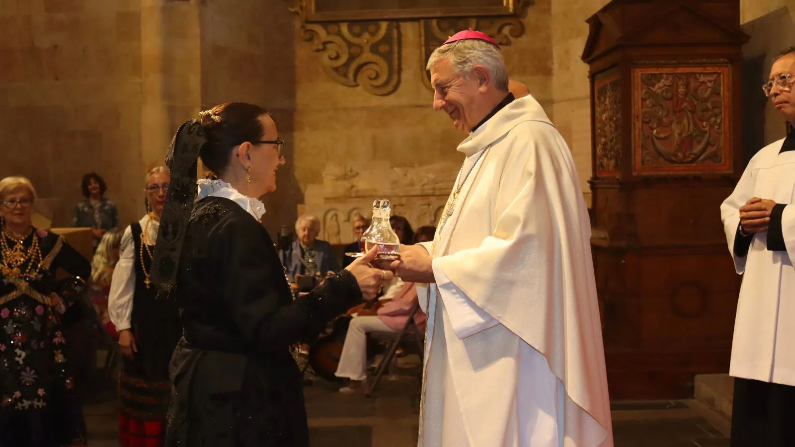 Foto 2 - Siete miembros de Vida Ascendente de Ciudad Rodrigo participan en el encuentro regional celebrado en Salamanca