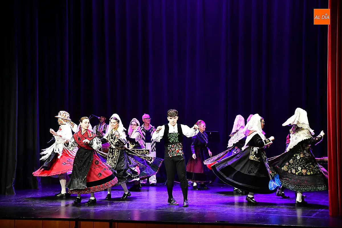 Actuación del Taller de Baile Charro en el Teatro Nuevo Fernando Arrabal 