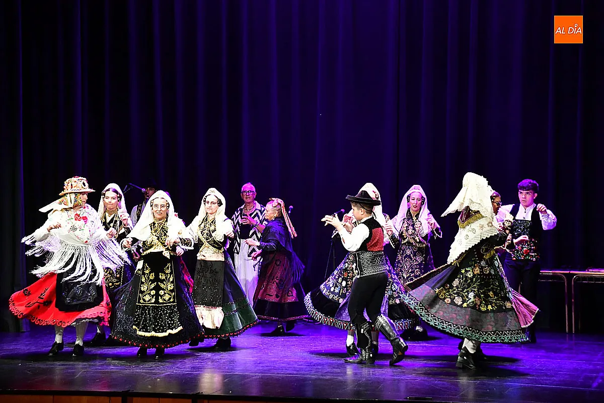 Actuación del Taller de Baile Charro en el Teatro Nuevo Fernando Arrabal 