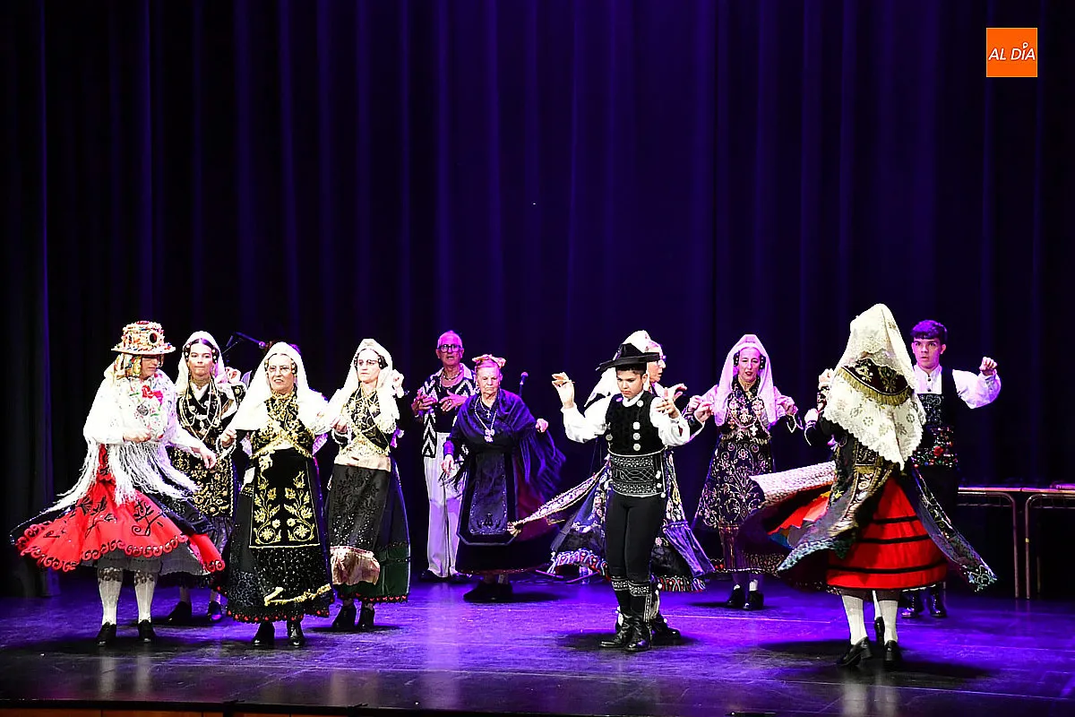 Actuación del Taller de Baile Charro en el Teatro Nuevo Fernando Arrabal 