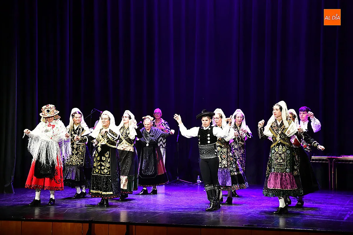 Actuación del Taller de Baile Charro en el Teatro Nuevo Fernando Arrabal 