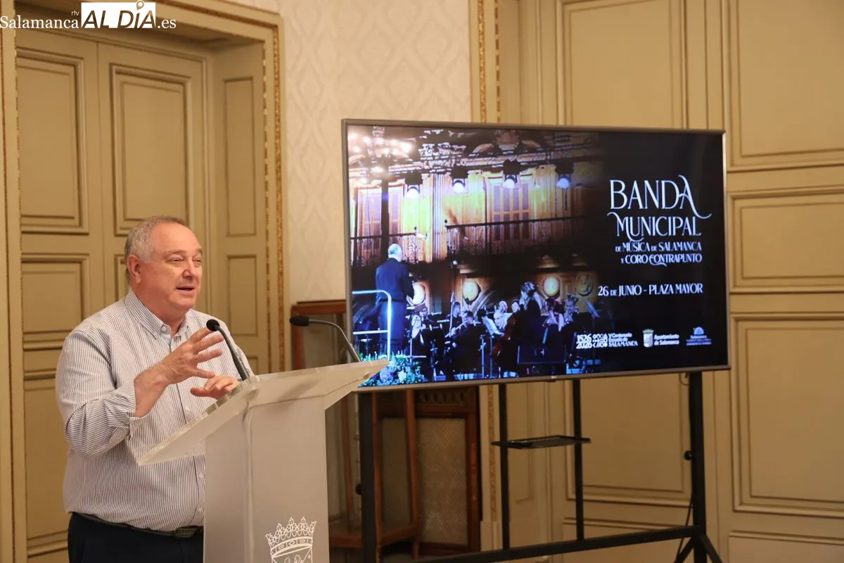 Presentación en el Ayuntamiento del estreno de 'Salamanca 1526' de la Banda Municipal en la Plaza Mayor. Foto de David Sañudo