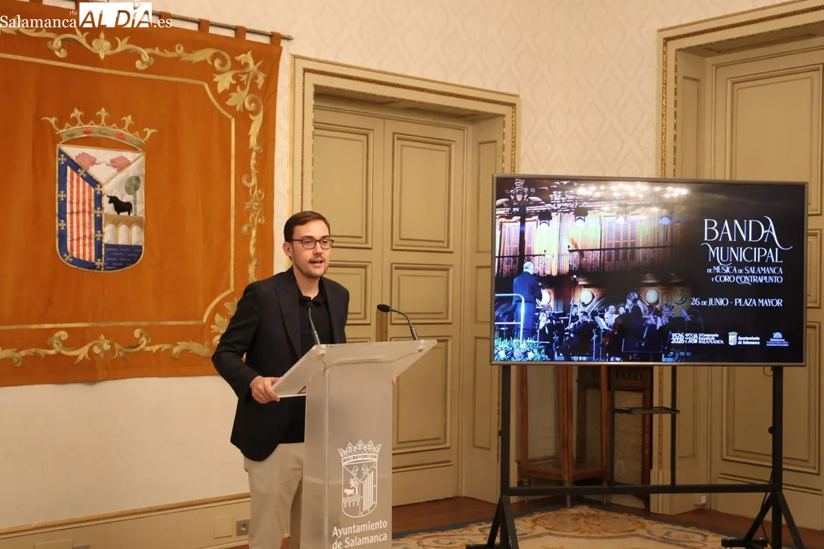 Presentación en el Ayuntamiento del estreno de 'Salamanca 1526' de la Banda Municipal en la Plaza Mayor. Foto de David Sañudo