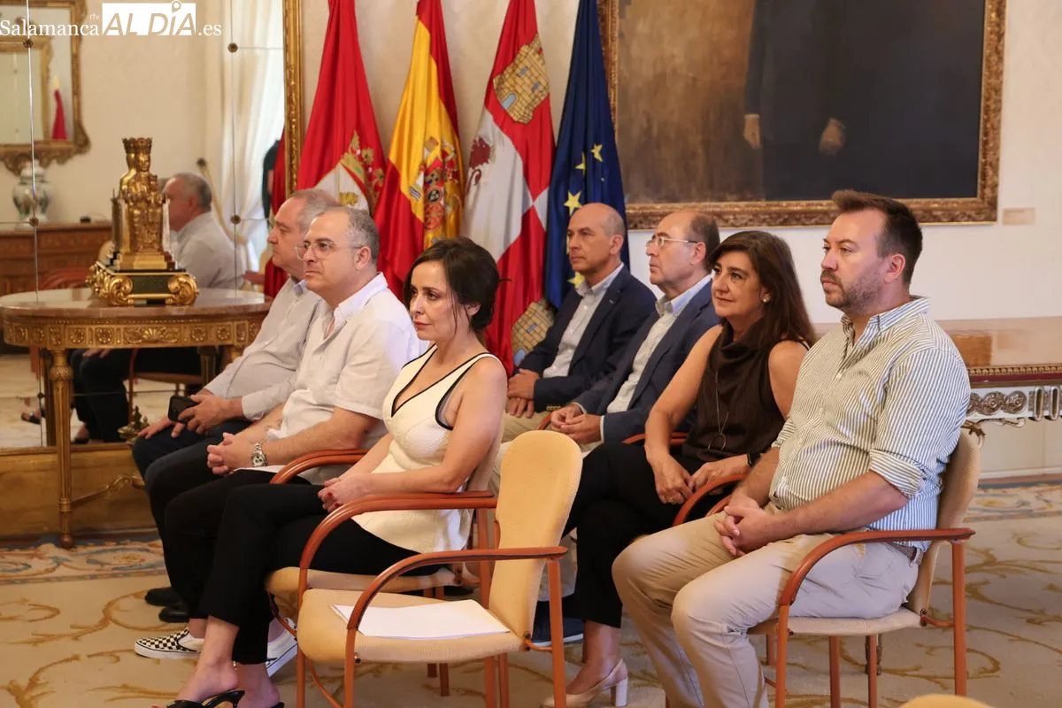 Presentación en el Ayuntamiento del estreno de 'Salamanca 1526' de la Banda Municipal en la Plaza Mayor. Foto de David Sañudo
